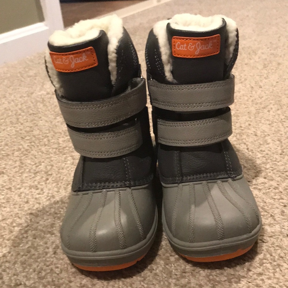 Cat & Jack winter boots size 12